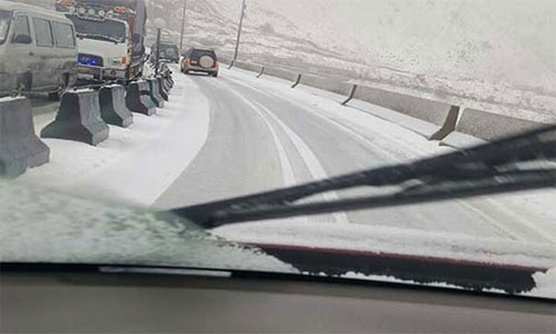 nieve en las carreteras de Líbano